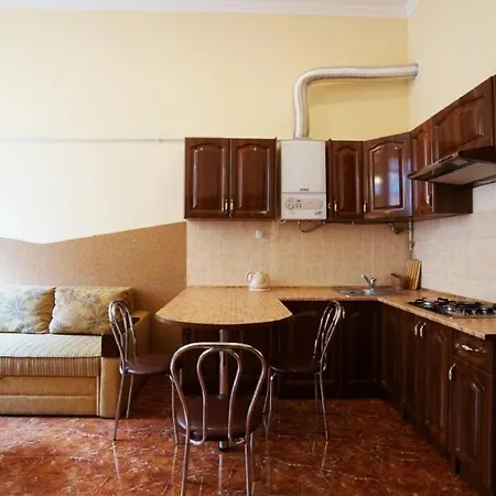 театральная , 23 2х ком в историческом центре Apartment Lviv