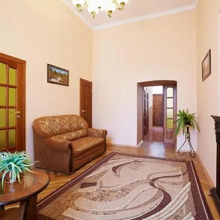 Apartamento театральная , 23 2х ком в историческом центре *