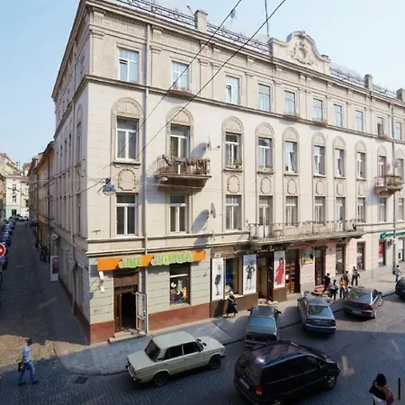 театральная , 23 2х ком в историческом центре *