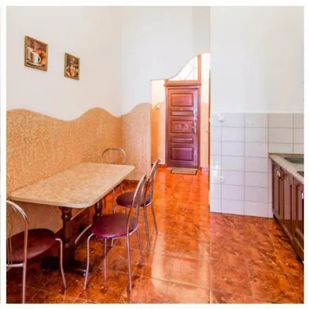 театральная , 23 2х ком в историческом центре Apartment